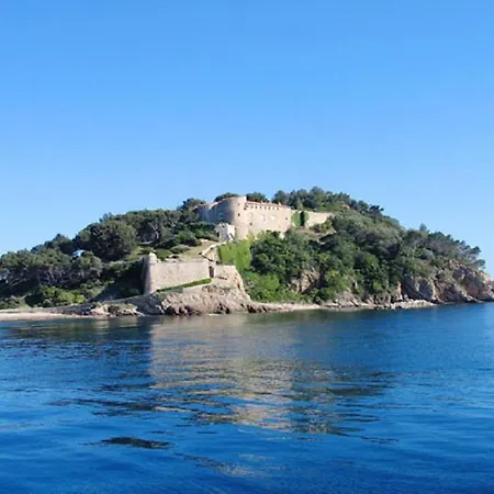 La Maison D'anais Au Village Сasa de vacaciones *